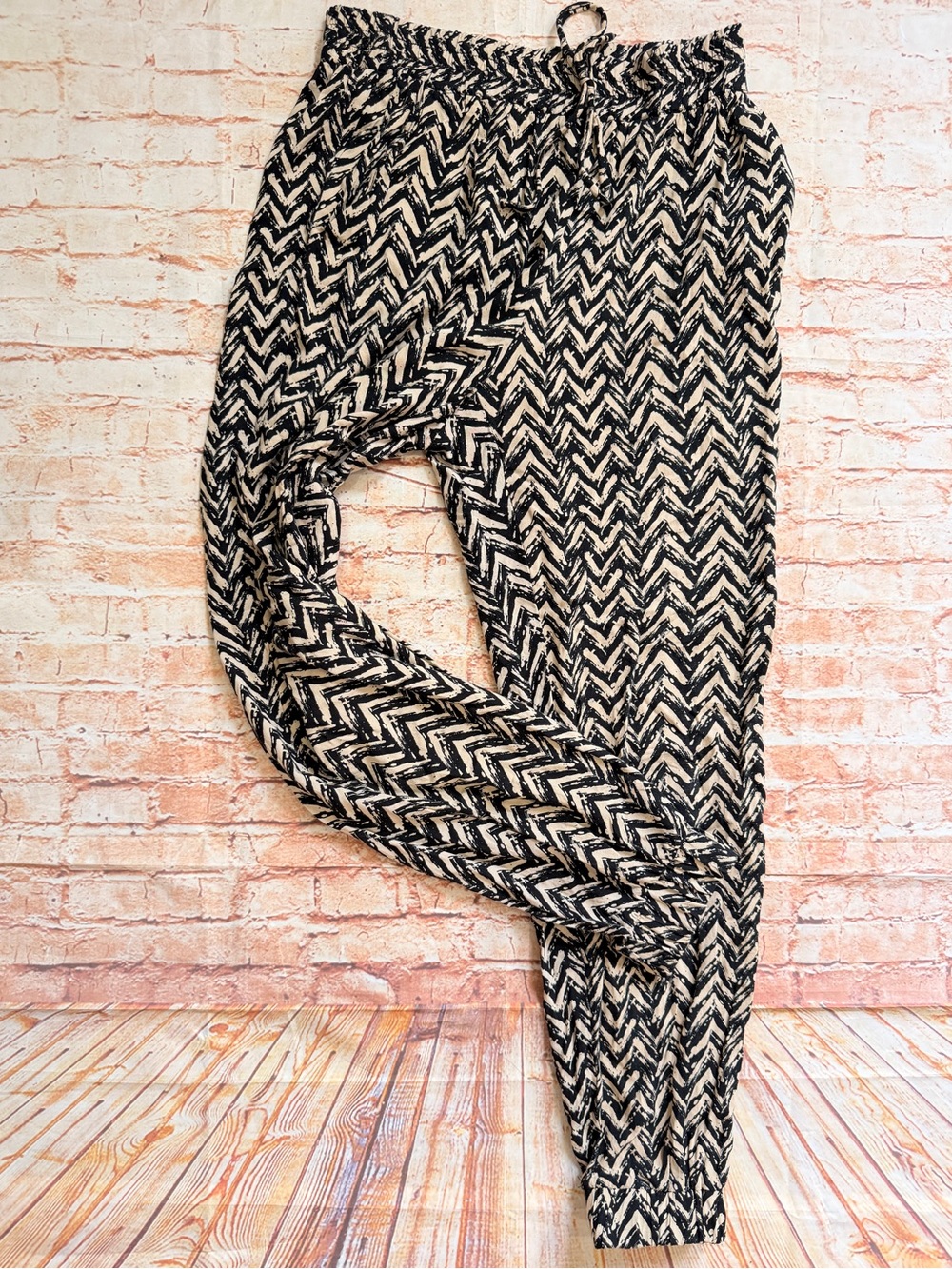 Joe B Black and Cream Chevron Women's Jogger/Harem Pants